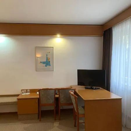 Hotel Mondial Comfort - Frankfurt Centre 3*