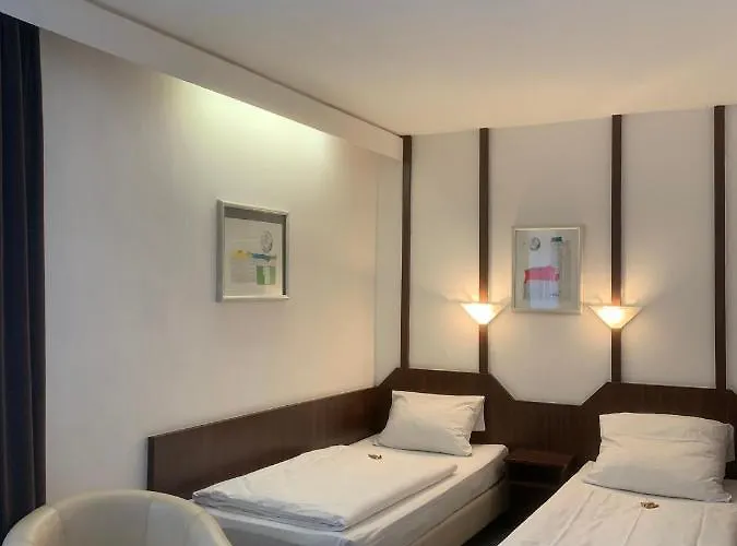 Mondial Comfort - Frankfurt Centre Отель