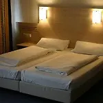 호텔 Mondial Comfort - Frankfurt Centre 3*