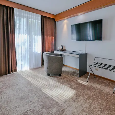 Mondial Comfort - Frankfurt Centre فندق فرانكفورت