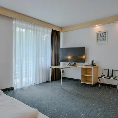 Mondial Comfort - Frankfurt Centre 3*