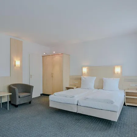 Mondial Comfort - Frankfurt Centre 3*