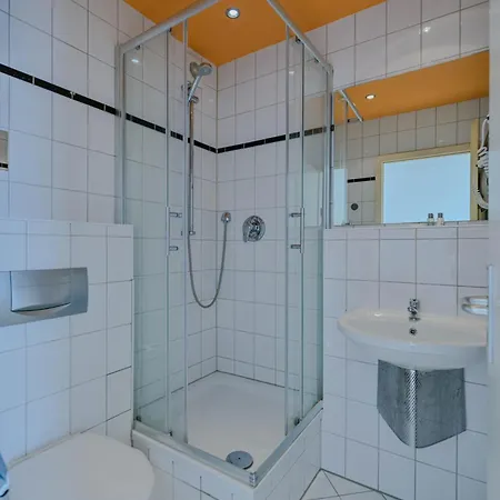 Mondial Comfort - Frankfurt Centre 3*