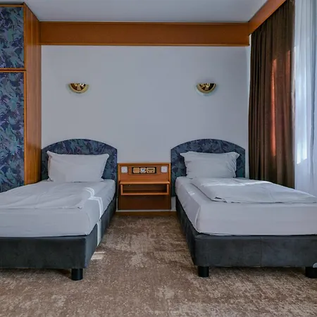 Mondial Comfort - Frankfurt Centre Отель 3*