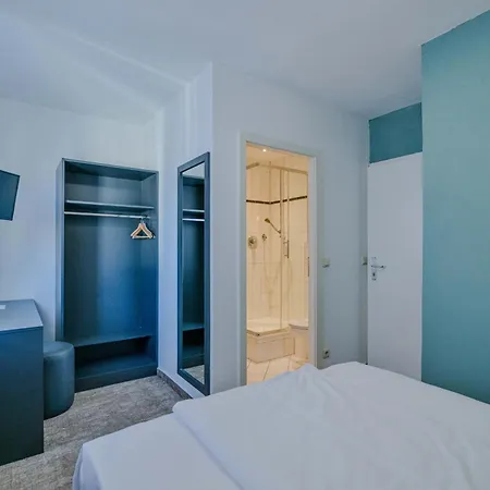 Mondial Comfort - Frankfurt Centre 3*