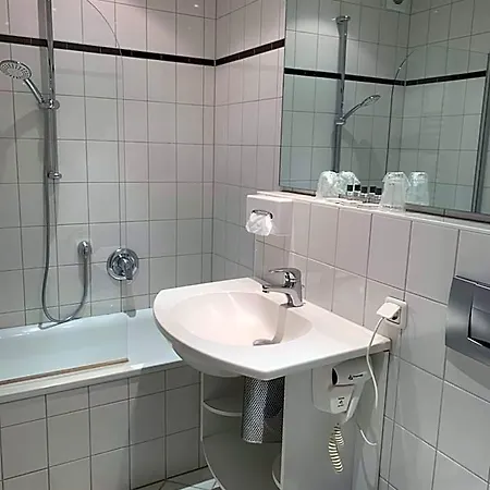 Отель Mondial Comfort - Frankfurt Centre Франкфурт-на-Майне
