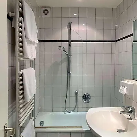 Mondial Comfort - Frankfurt Centre Отель Франкфурт-на-Майне