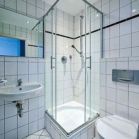 Mondial Comfort - Frankfurt Centre 3*