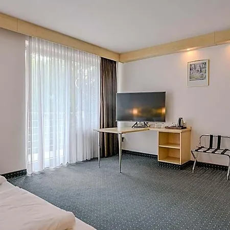Отель Mondial Comfort - Frankfurt Centre