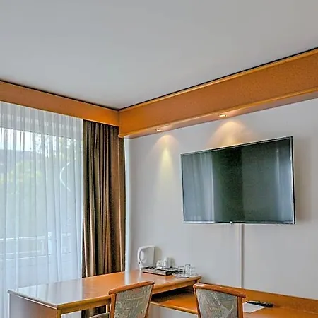 Отель Mondial Comfort - Frankfurt Centre