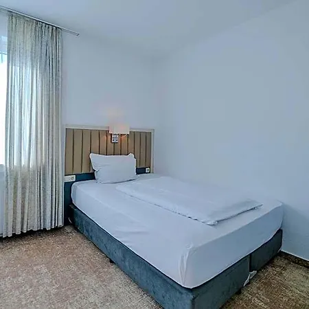 Mondial Comfort - Frankfurt Centre Отель