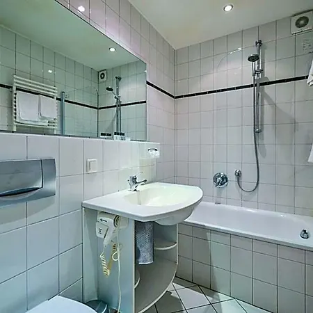 Mondial Comfort - Frankfurt Centre Отель 3*