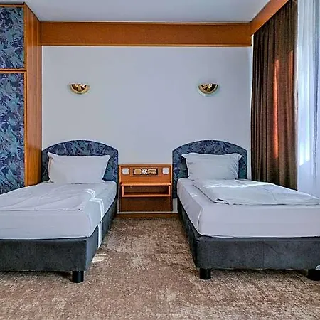 Отель Mondial Comfort - Frankfurt Centre