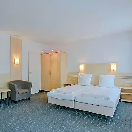 Отель Mondial Comfort - Frankfurt Centre