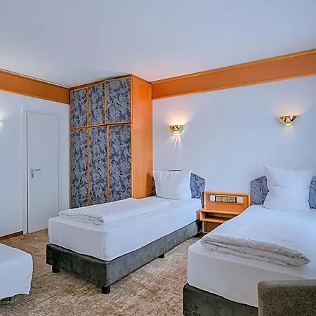 Отель Mondial Comfort - Frankfurt Centre