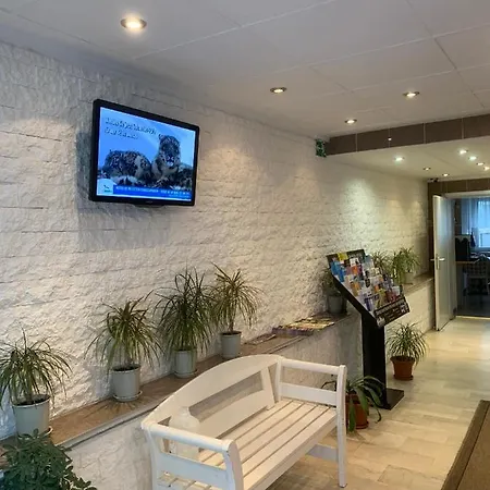 Mondial Comfort - Frankfurt Centre Отель