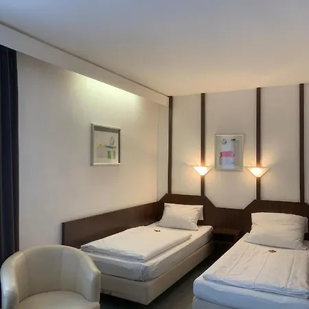 Mondial Comfort - Frankfurt Centre 호텔